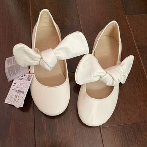 Zara kids girls white leather shoes with bow sz9.5